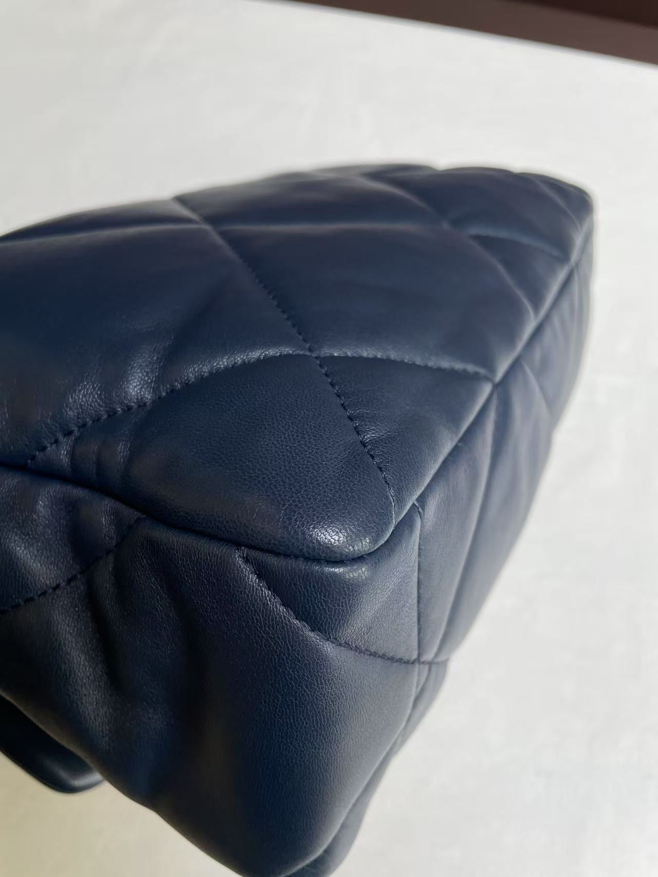 Pre-owned Certified Chanel 19Bag Medium / Large Navy Blue with Golden Hardware, Microchipped, Full Set