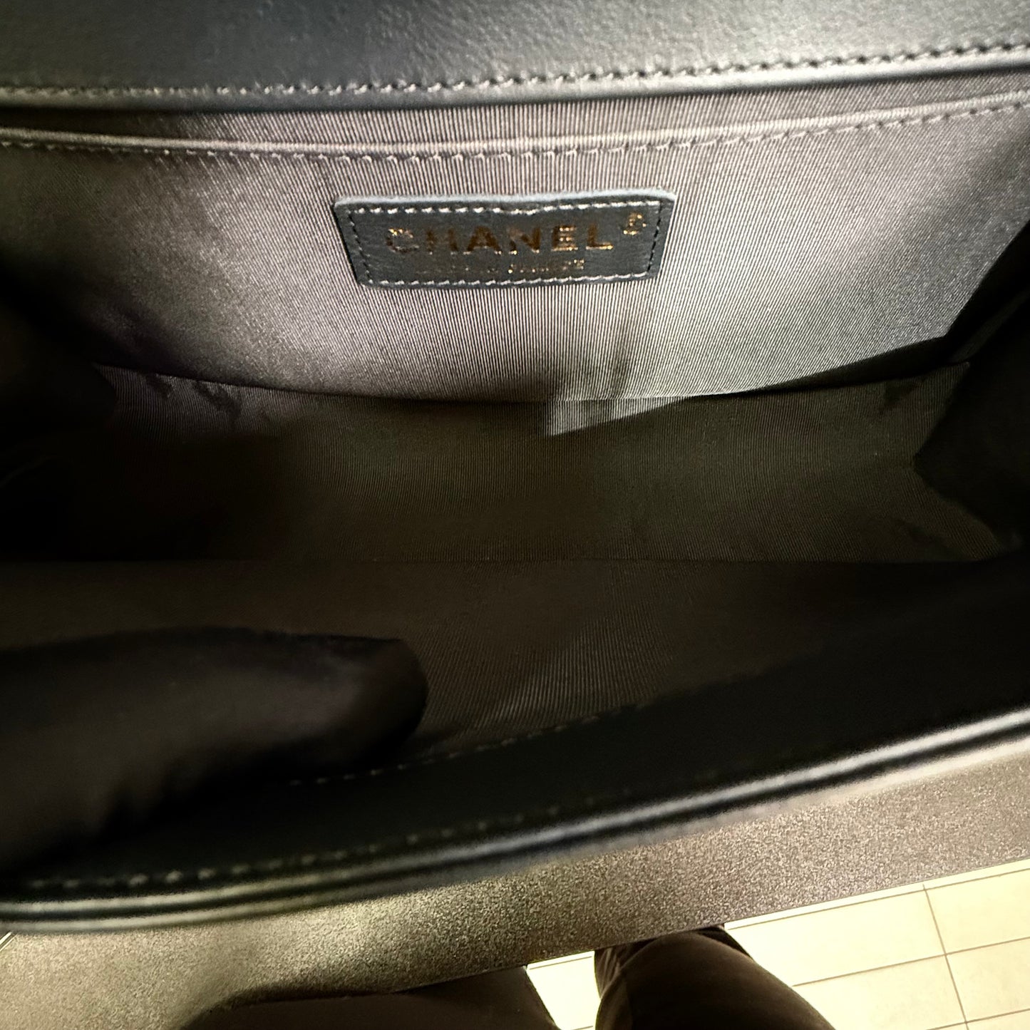 Pre-owned Chanel Medium Boy Bag Dark Grey Calfskin with Golden Hardware, 2019-2020, Full Set