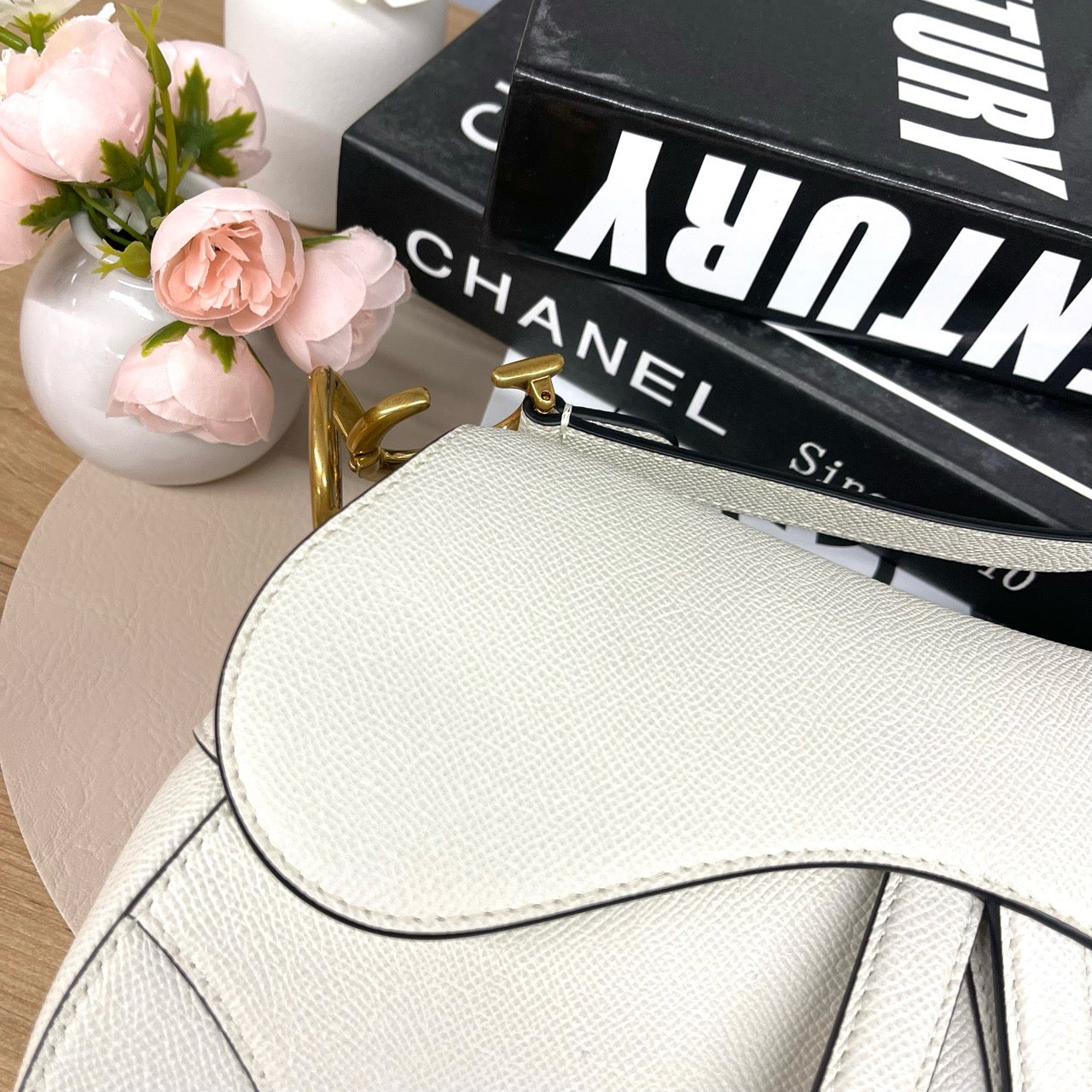 Pre-owned Dior Medium Saddle White Calfskin with Golden Hardware, 2021, Full Set with Dior Strap