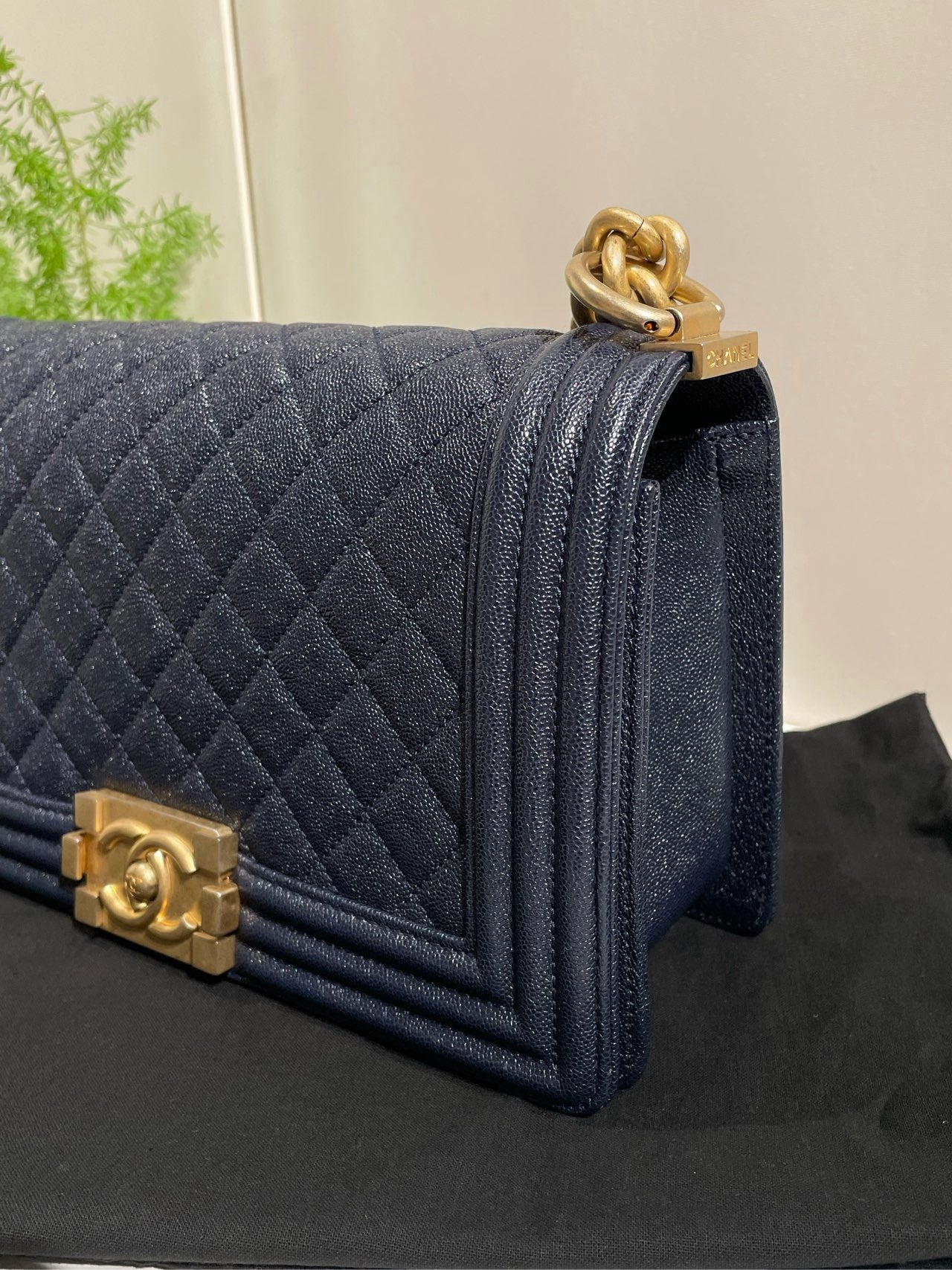 Pre-owned Chanel Le Boy Medium Navy Blue Caviar Leather Golden Hardware, mid-2019, Full Set