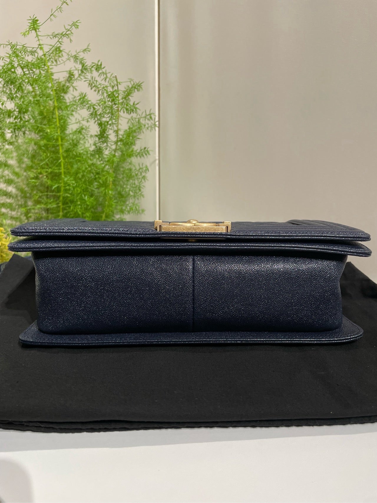 Pre-owned Chanel Le Boy Medium Navy Blue Caviar Leather Golden Hardware, mid-2019, Full Set
