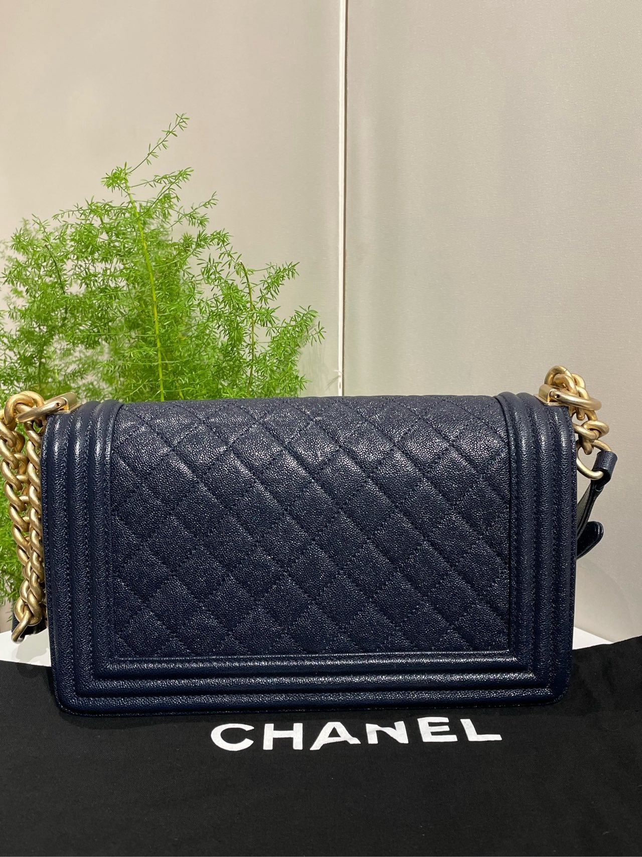 Pre-owned Chanel Le Boy Medium Navy Blue Caviar Leather Golden Hardware, mid-2019, Full Set