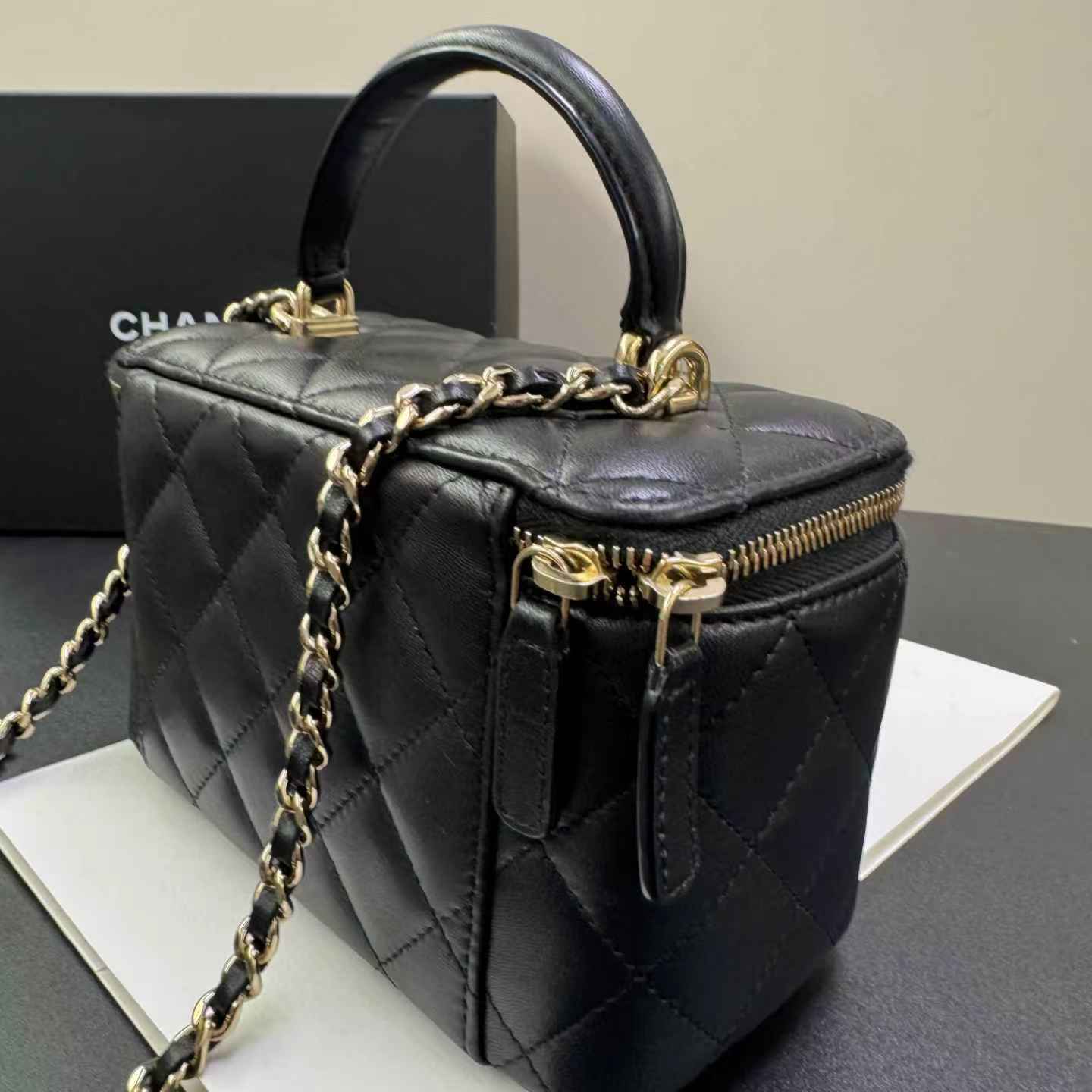 Pre-owned Certified Chanel Classic Vanity Case Top Handle Black Lambskin Light Golden Hardware, 2021, w/ Full Set