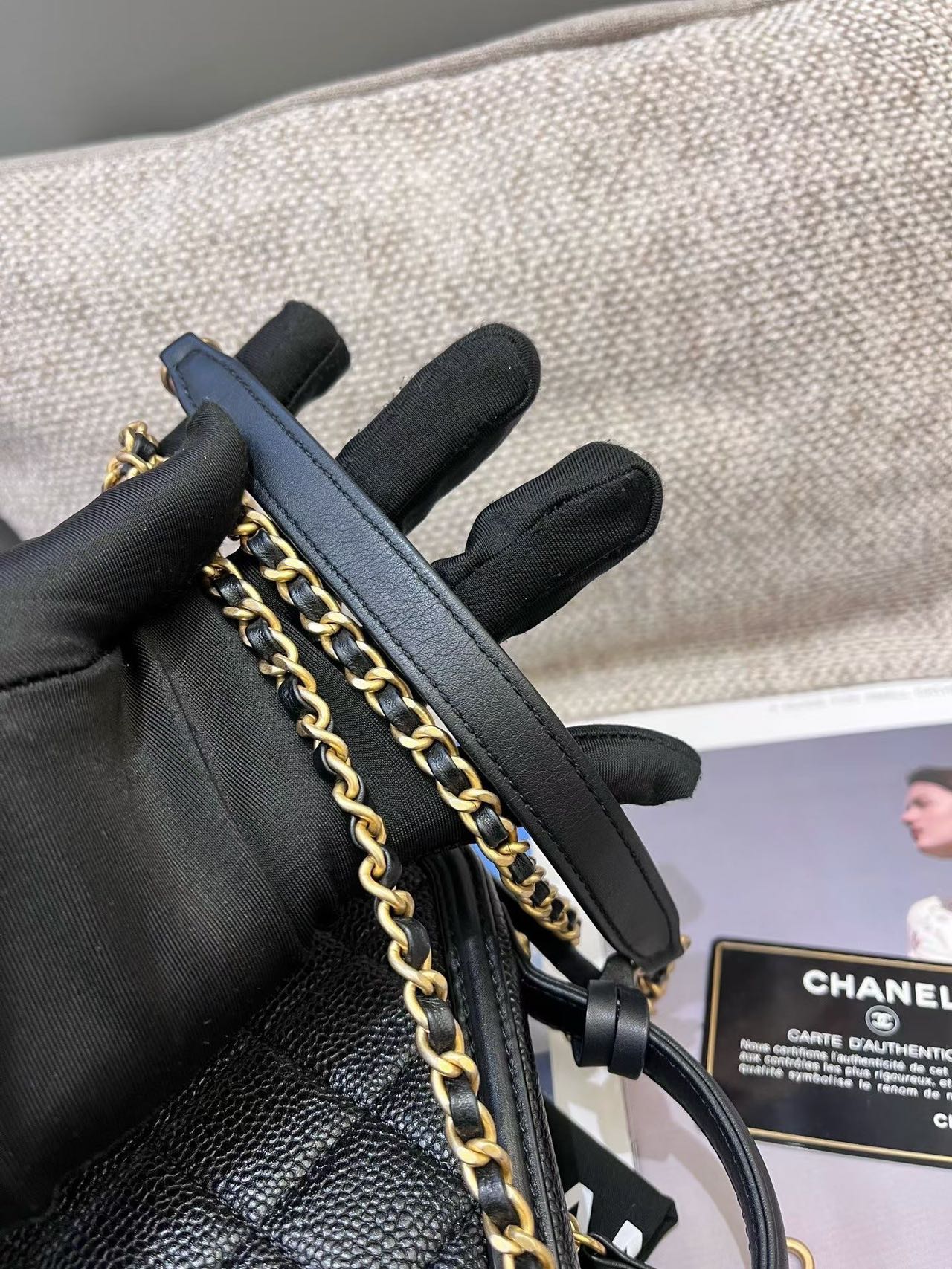 Pre-owned Certified Chanel Small Filigree Vanity Case in Black Caviar Leather with Golden Hardware, 2019, w/dust bag, lock and key