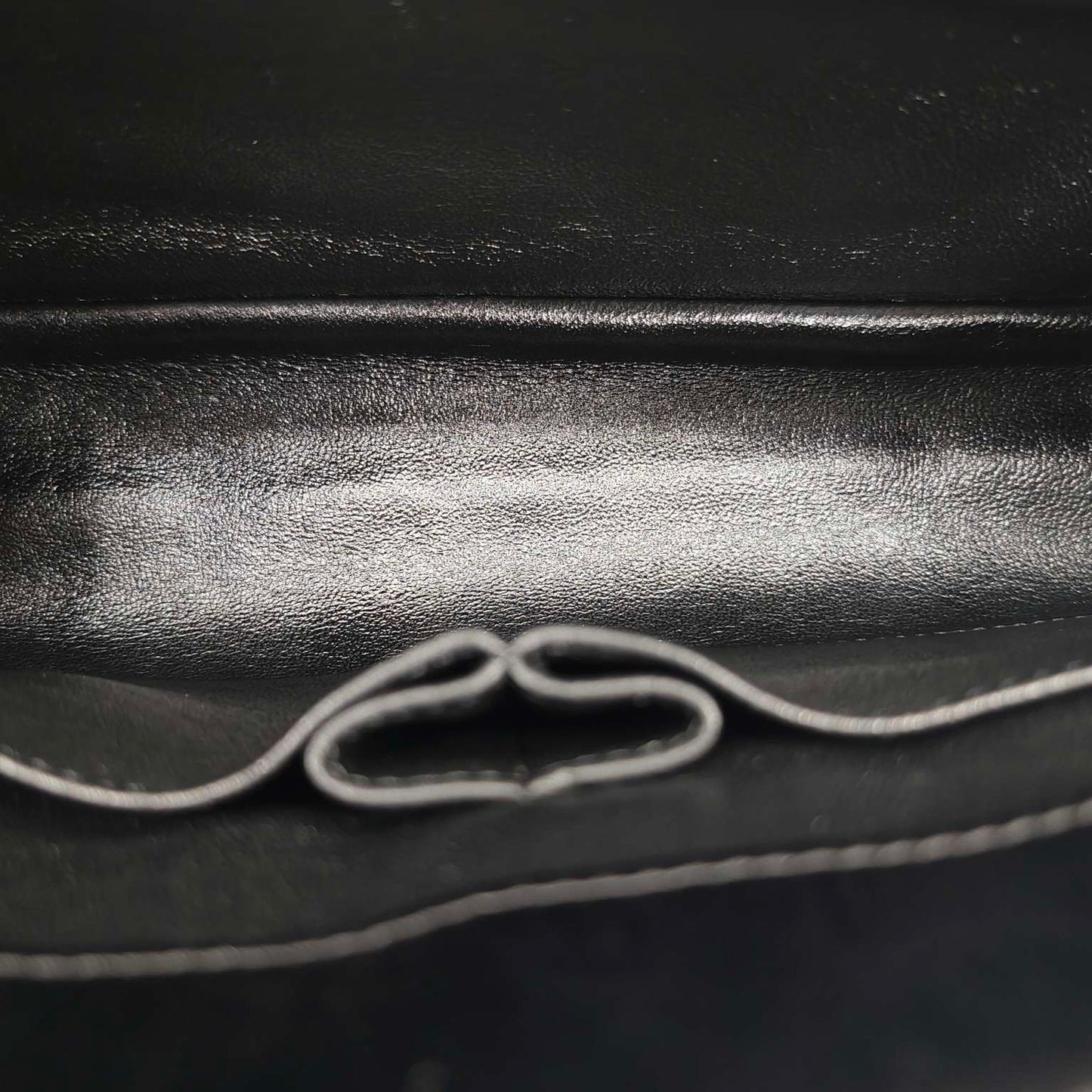 Pre-owned Chanel Coco Handle Medium Black Chevron Quilted Shiny Calfskin with Natural Lizard Top Handle Golden Hardware, 2018, w/ full set