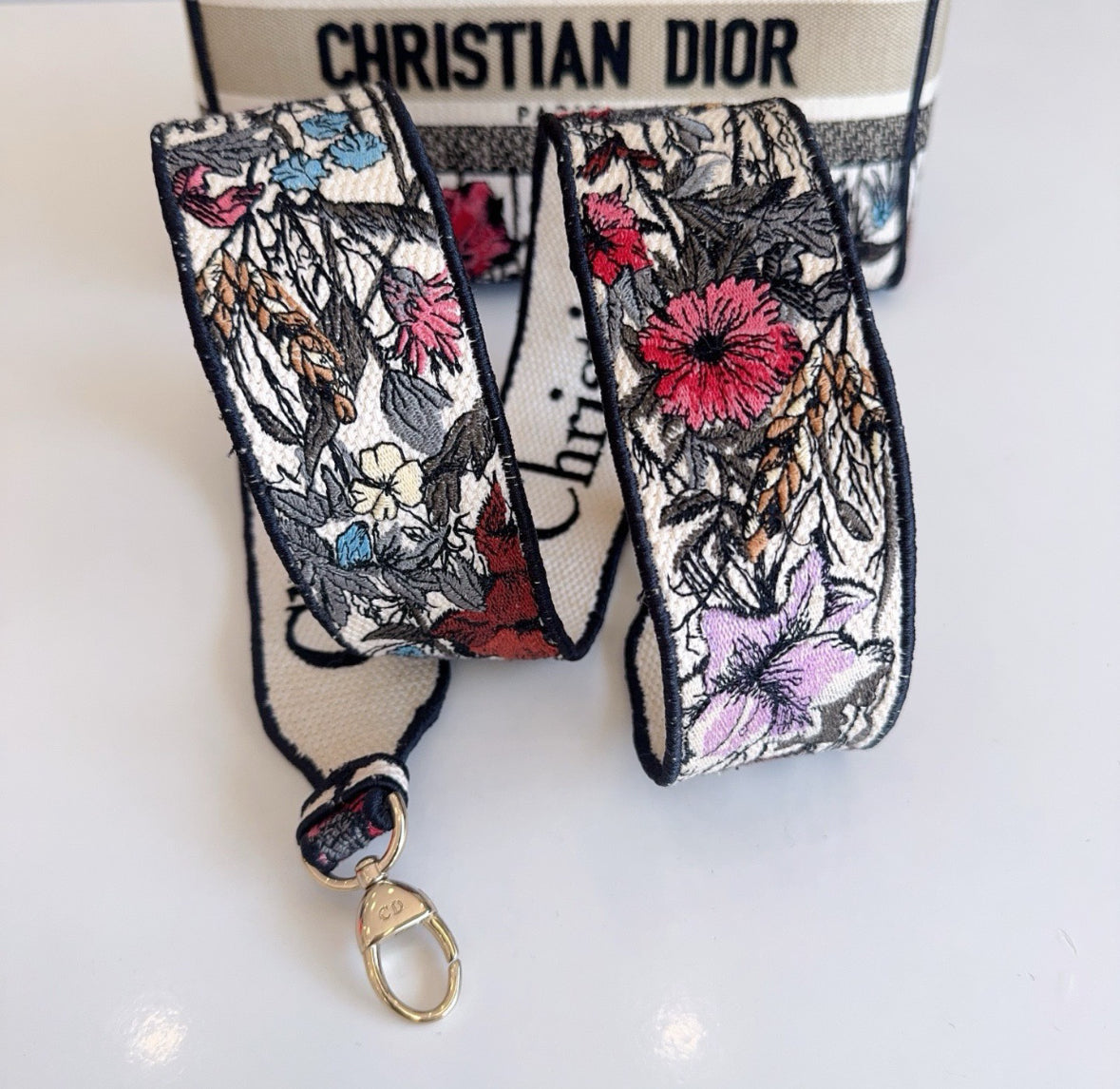 Pre-owned Certified Dior Medium Lady D-Lite Floral Embroidered Canvas, 2020, w/ dust bag, strap