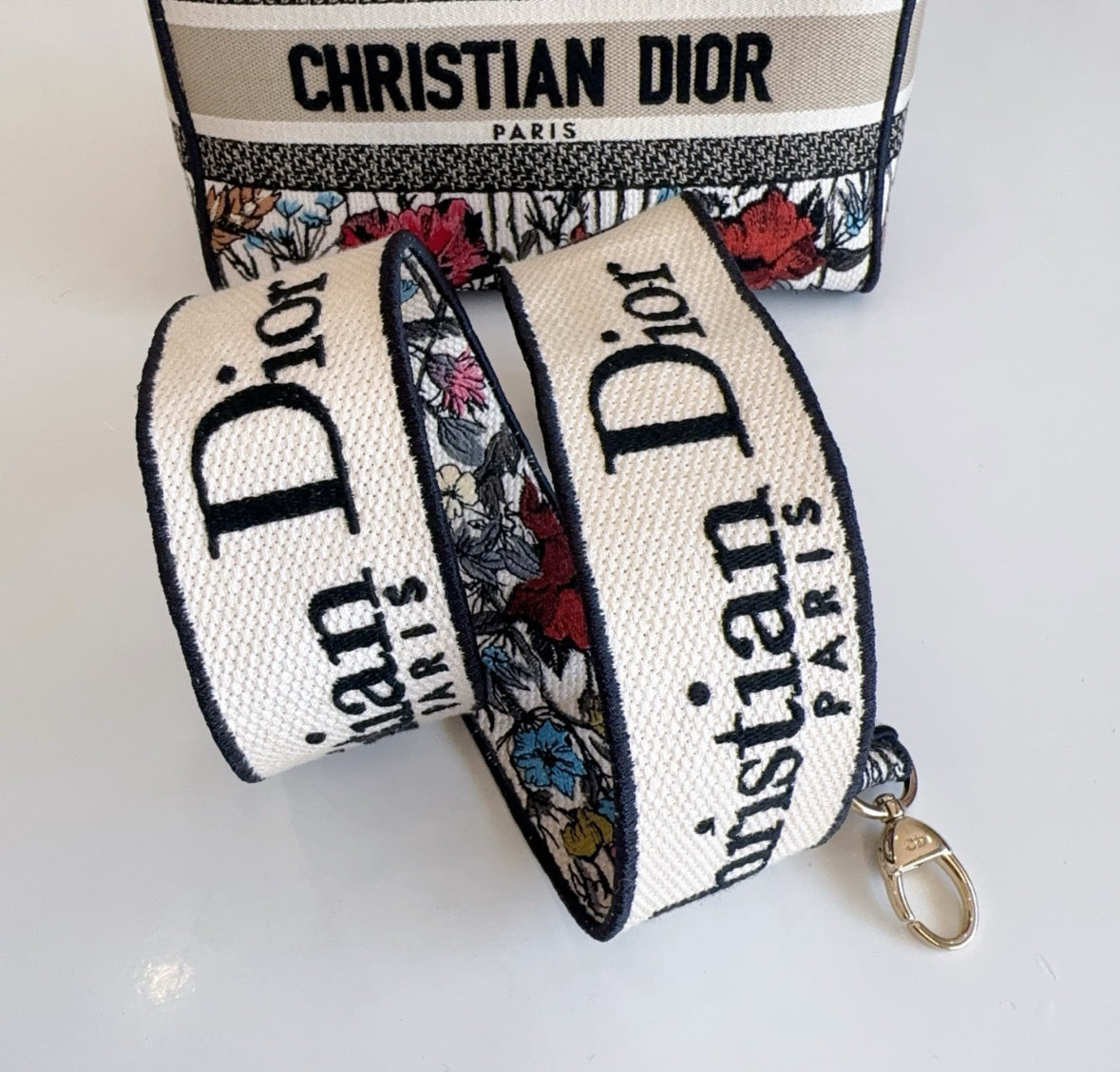 Pre-owned Certified Dior Medium Lady D-Lite Floral Embroidered Canvas, 2020, w/ dust bag, strap