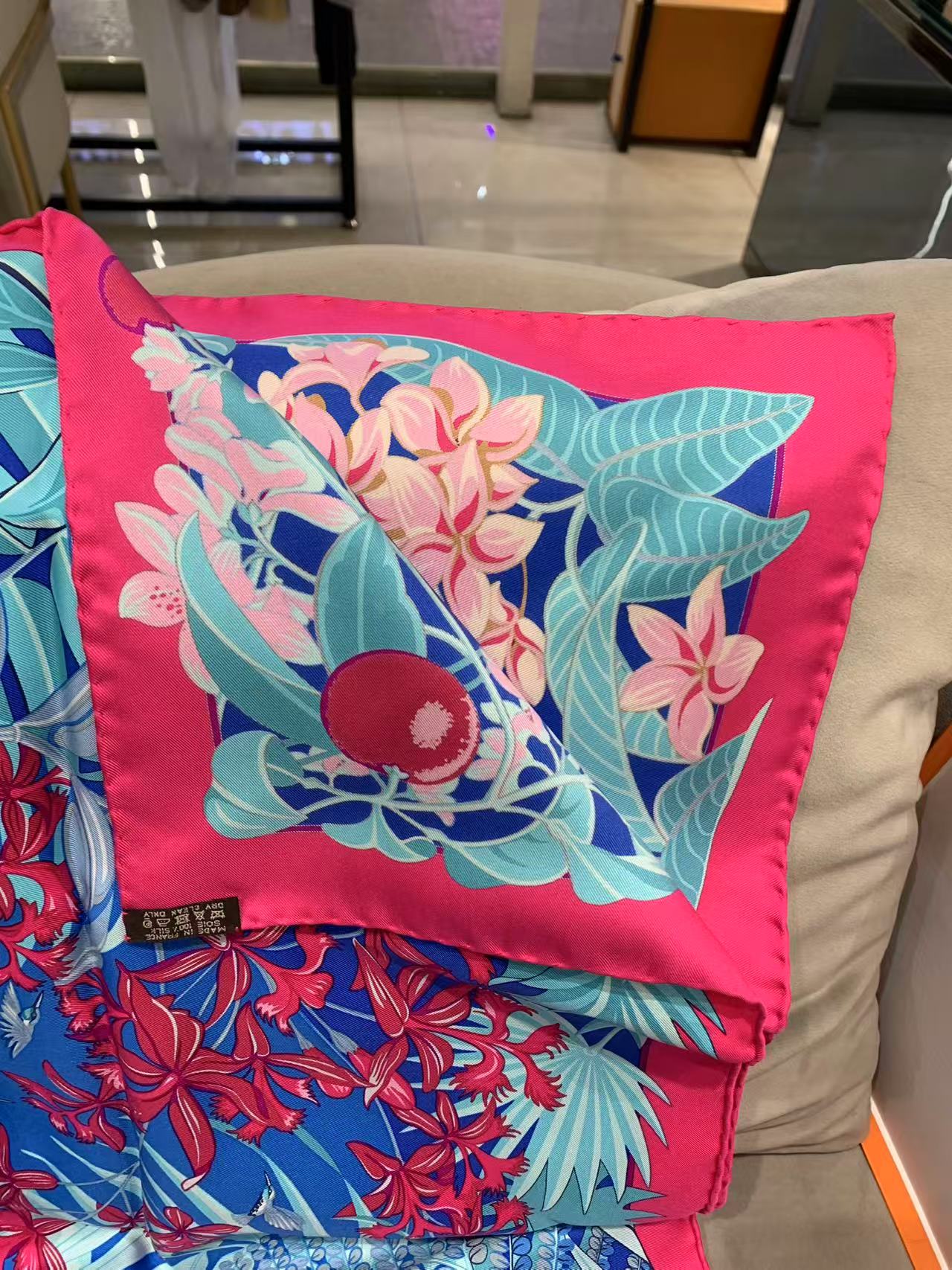 Pre-owned Certified Hermes Silk Scarf "Flamingo Party", 90x90, w/ box