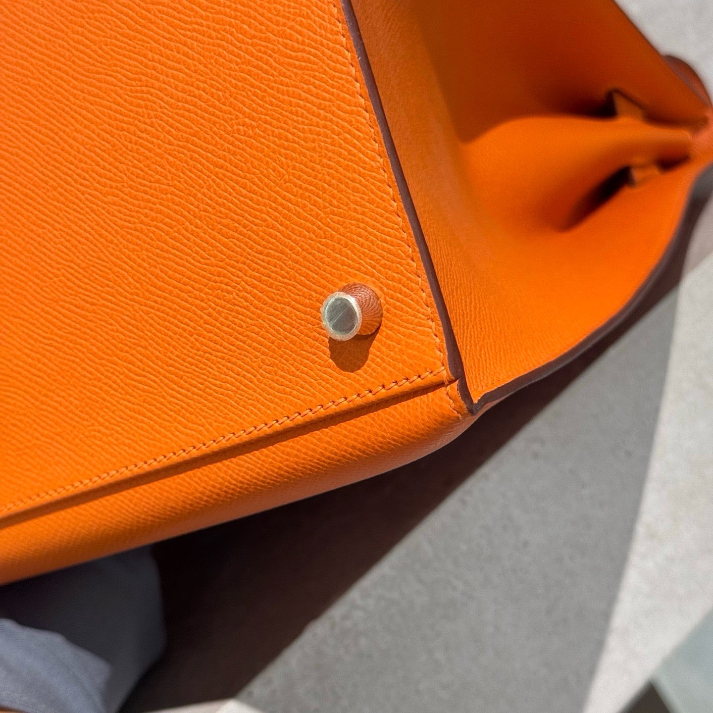 Pre-owned Certified Hermes Kelly 40 Hermes Orange Epsom Leather Silver Hardware, 2013, Full Set