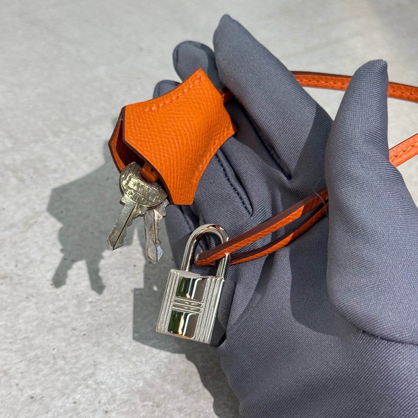 Pre-owned Certified Hermes Kelly 40 Hermes Orange Epsom Leather Silver Hardware, 2013, Full Set