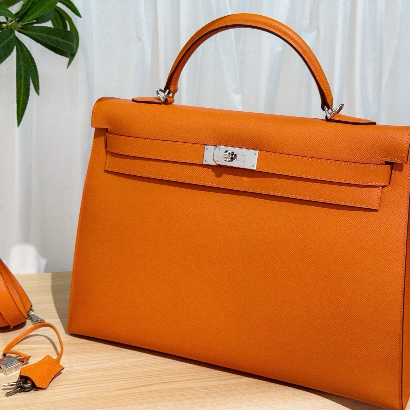 Pre-owned Certified Hermes Kelly 40 Hermes Orange Epsom Leather Silver Hardware, 2013, Full Set