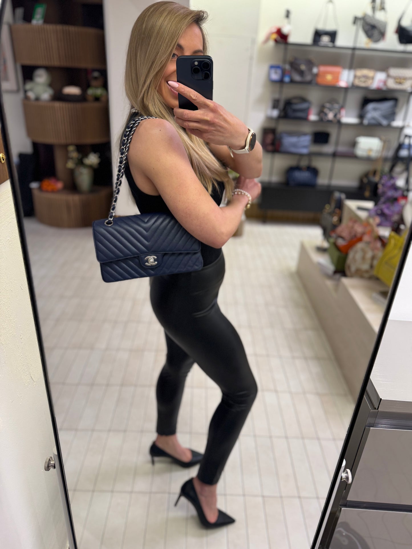 Pre owned Medium Classic Flap Navy Blue Chevron Qiulted Caviar Leather Silver Hardware 2016