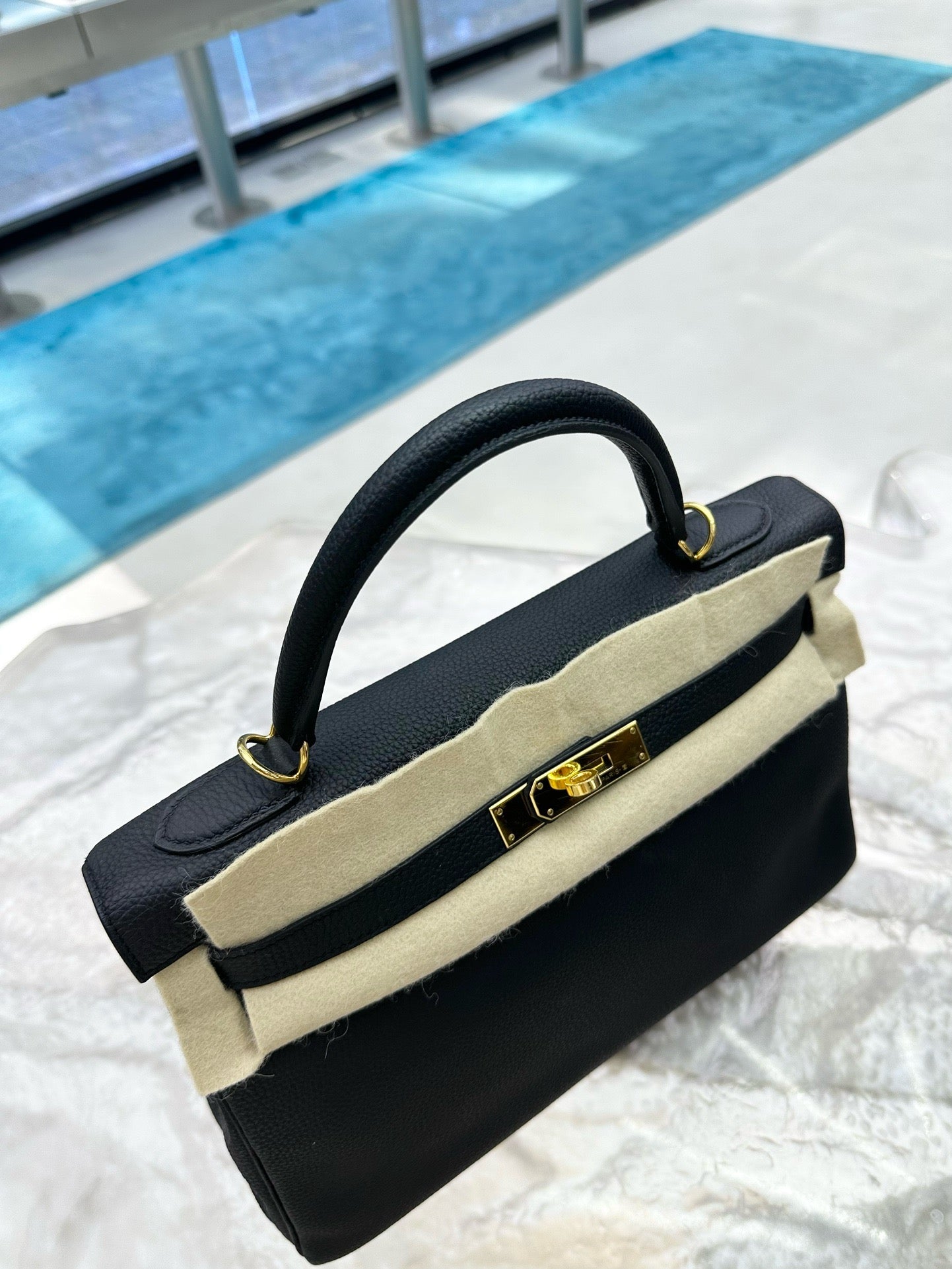 Pre-owned Hermes Kelly 32 Black Togo Leather Golden Hardware, 2018 (C stamp), w/ lock&key with clochette, dust bag