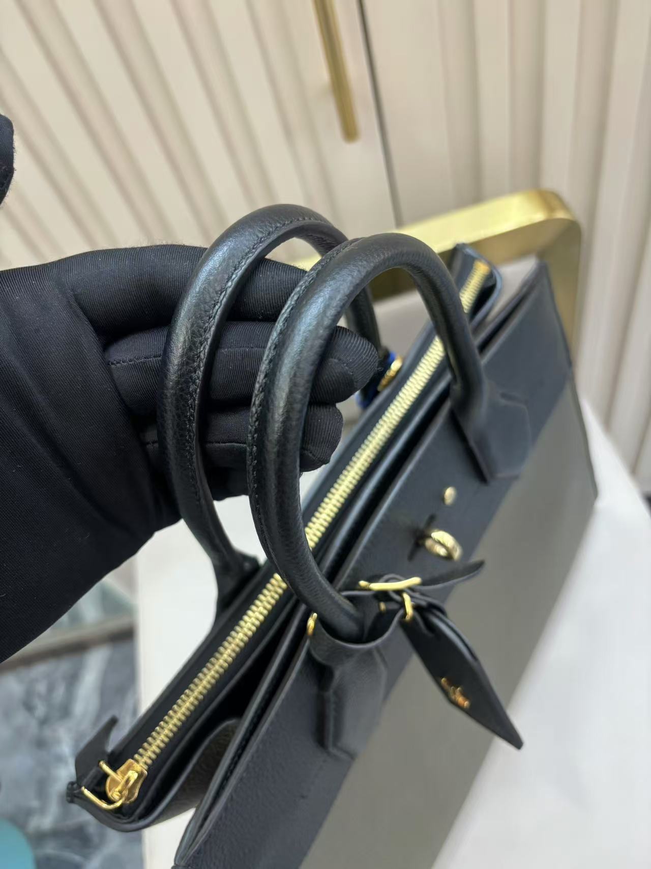 Pre-owned Certified Louis Vuitton LV City Steamer MM Olive Green with Black Grained Calfskin, 2018, w/ Dust bag, strap