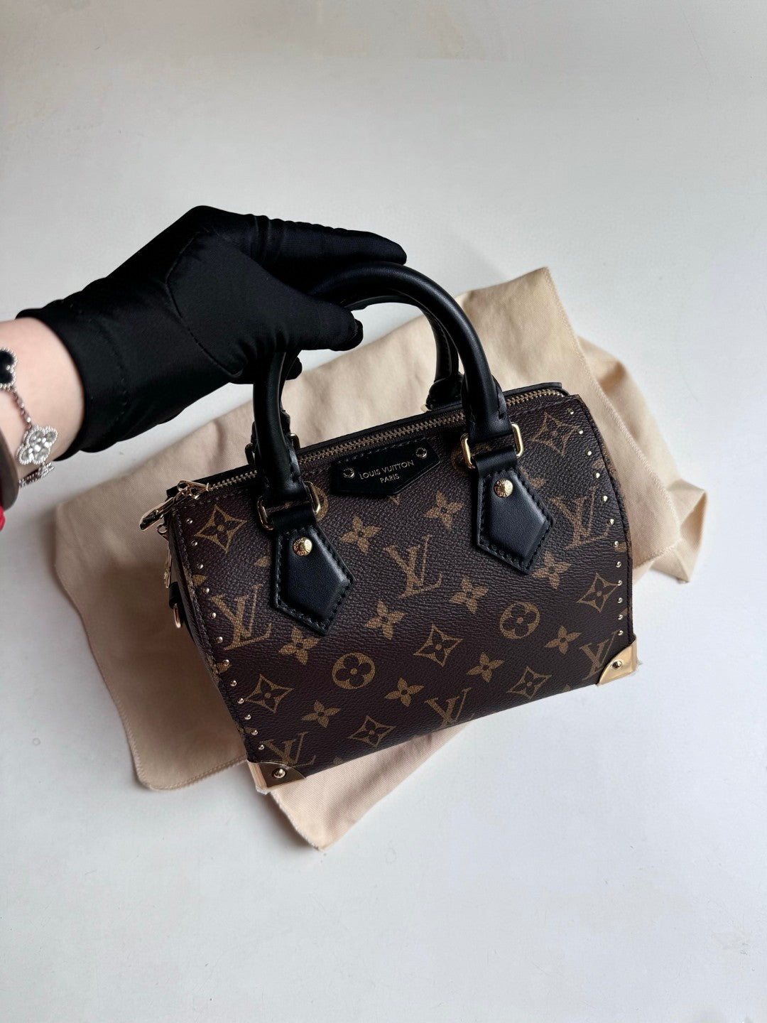 Pre-owned Certified Louis Vuitton LV Special Edition Speedy 20 Trunk Monogram Reverse with Golden Hardware, Not Used, w/ dust bag, strap, lock & key