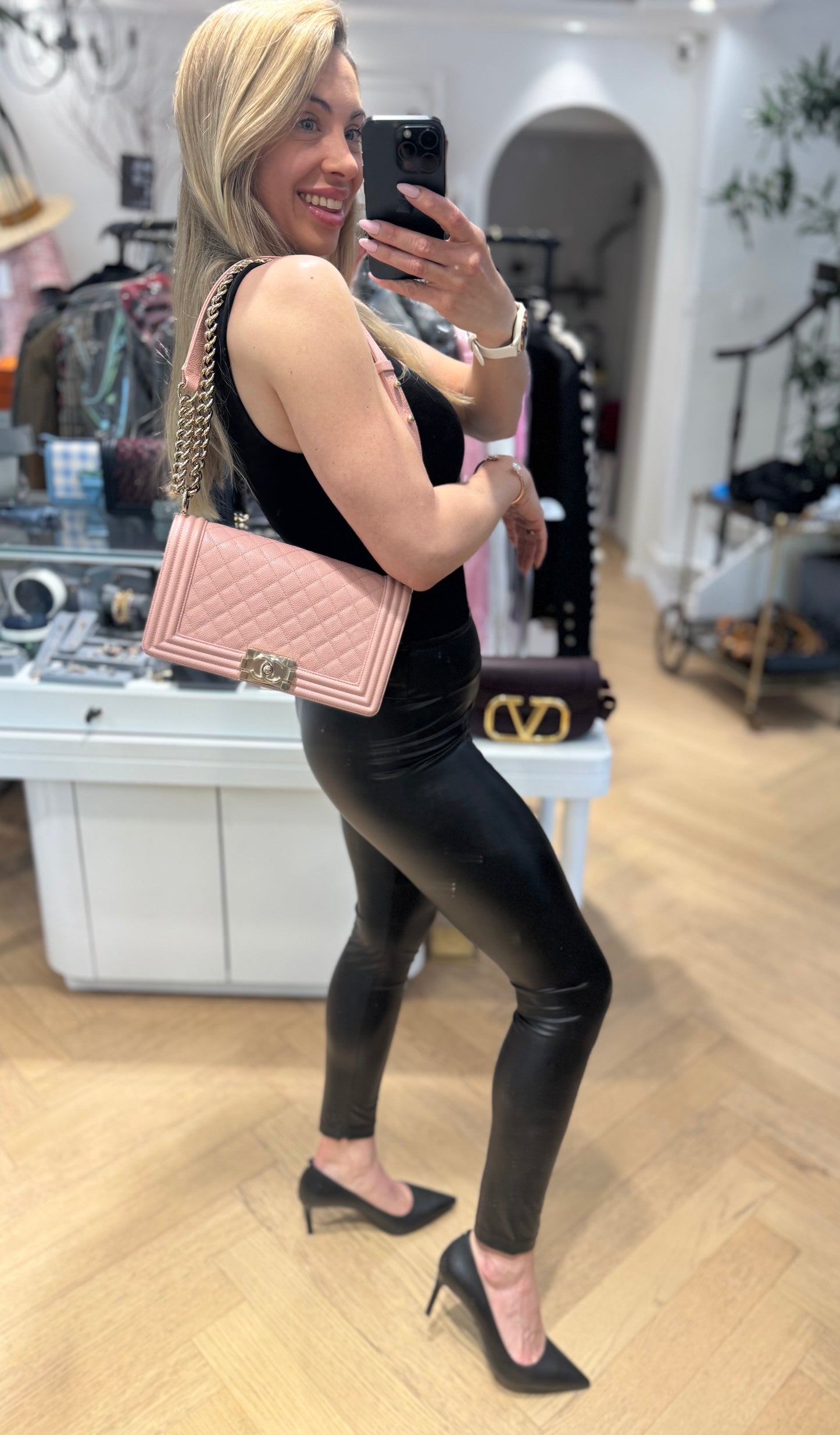 Pre-owned Certified Chanel Le Boy Medium Sakura Pink Caviar Leather with Golden Hardware, 2020, Full set - Chanel Card, Box, Dust Bag