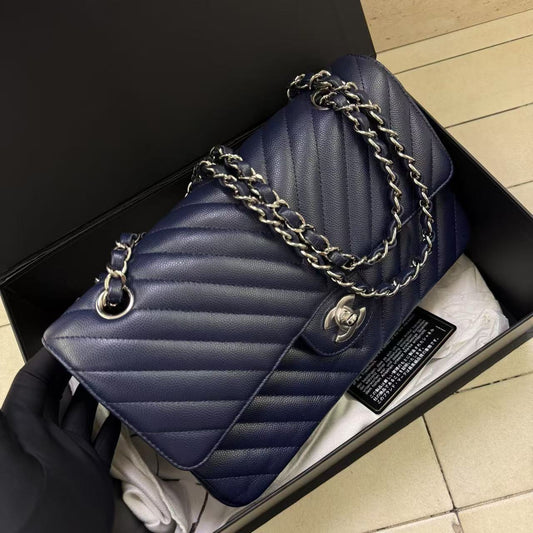 Pre owned Medium Classic Flap Navy Blue Chevron Qiulted Caviar Leather Silver Hardware 2016