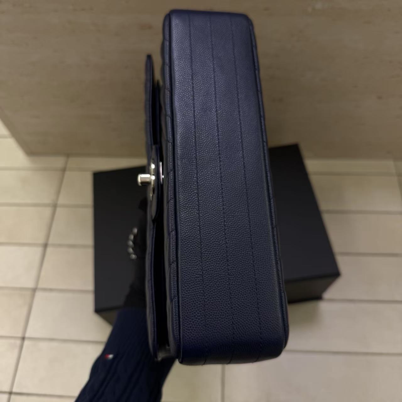 Pre owned Medium Classic Flap Navy Blue Chevron Qiulted Caviar Leather Silver Hardware 2016