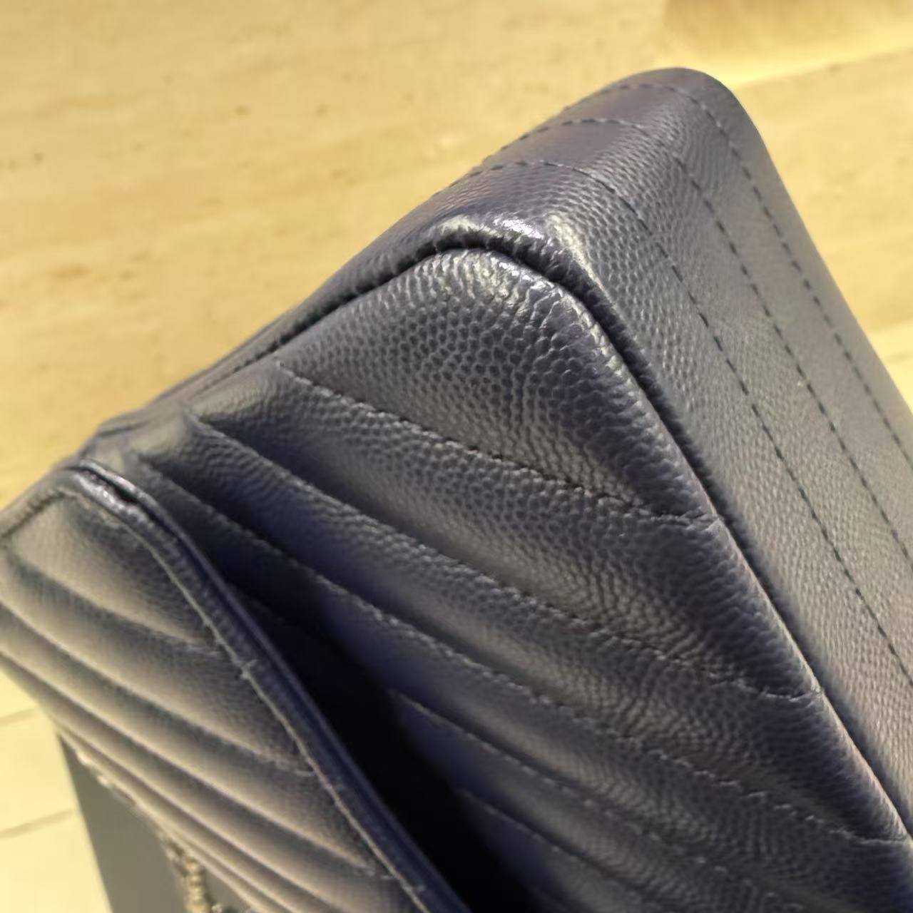 Pre owned Medium Classic Flap Navy Blue Chevron Qiulted Caviar Leather Silver Hardware 2016