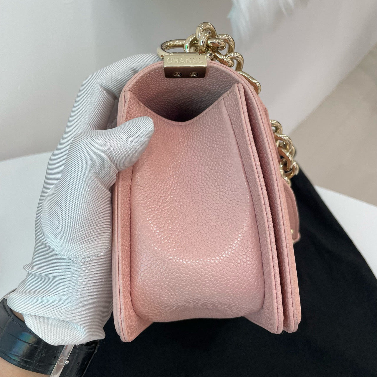 Pre-owned Certified Chanel Le Boy Medium Sakura Pink Caviar Leather with Golden Hardware, 2020, Full set - Chanel Card, Box, Dust Bag