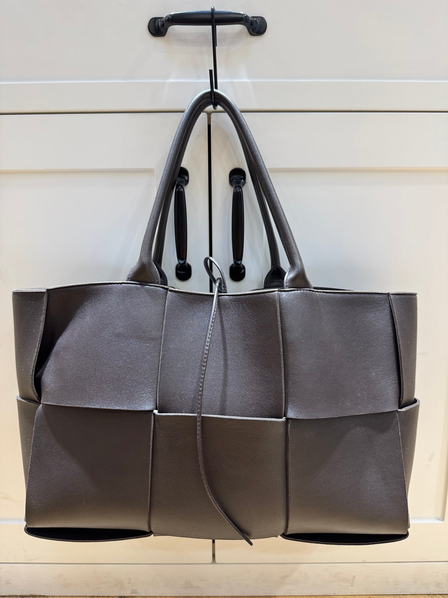 Pre-owned Certified Bottega Veneta BV Arco Tote Dark Chocolate Lambskin Maxi Intrecciato, w/ pouch