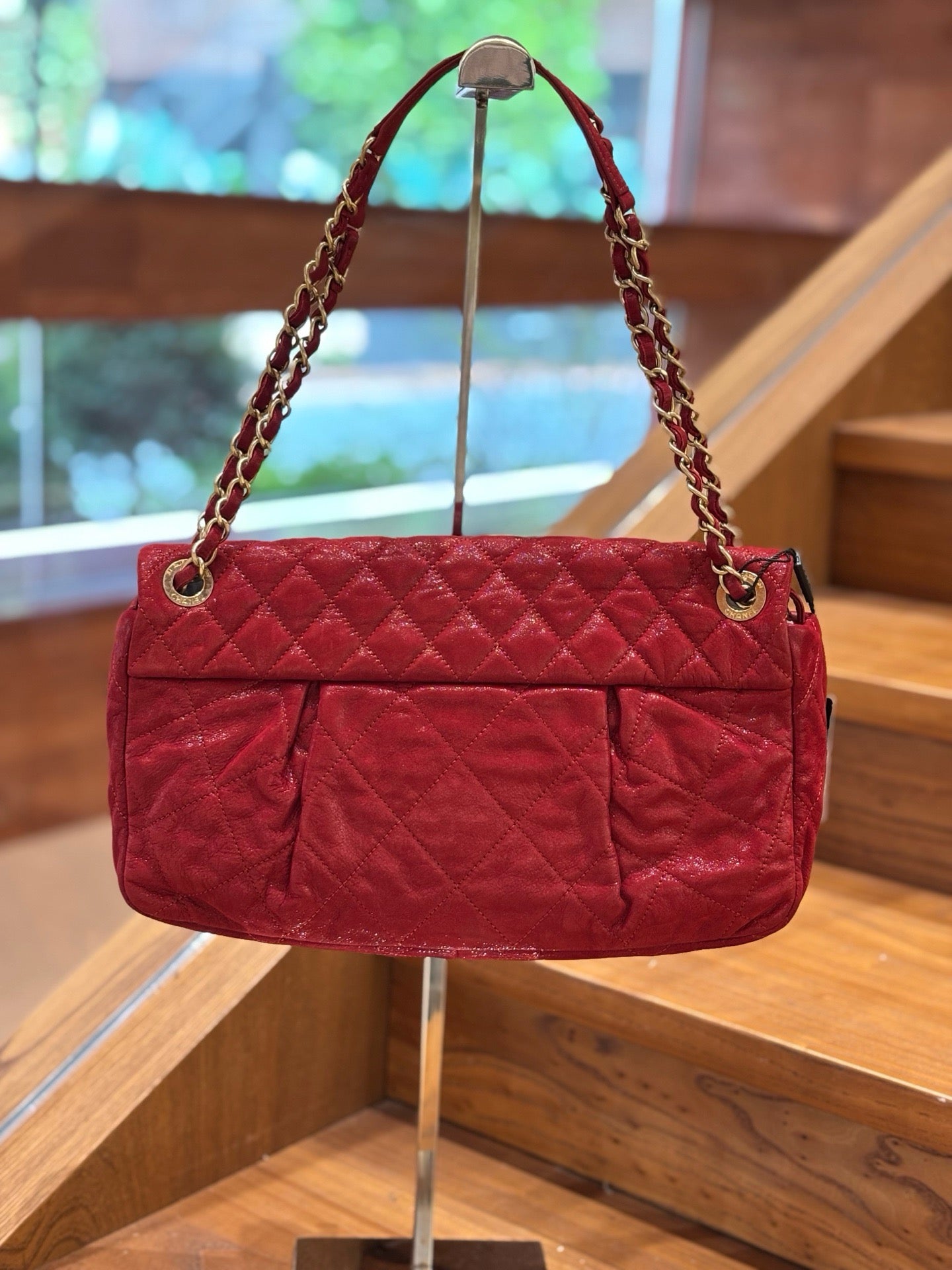 Pre-owned Certified Chanel Chic Quilt Soft Flap Bag Red Shiny Calfskin with Golden Hardware, 2011-2012, w/ dust bag
