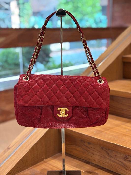 Pre-owned Certified Chanel Chic Quilt Soft Flap Bag Red Shiny Calfskin with Golden Hardware, 2011-2012, w/ dust bag