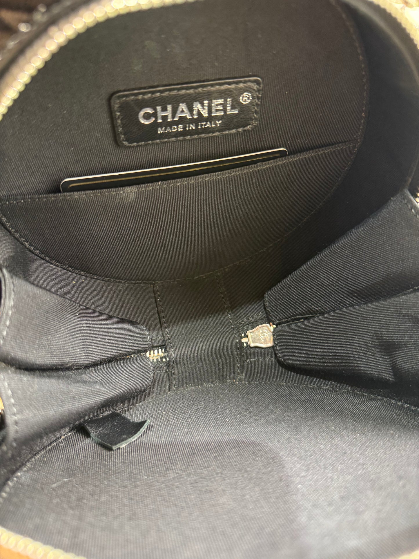 Pre-owned Certified Chanel Round Glitter Clutch with Chain Black Patent Leather Silver Hardware, 2017-2018, Full Set - Chanel Box, dust bag, Card