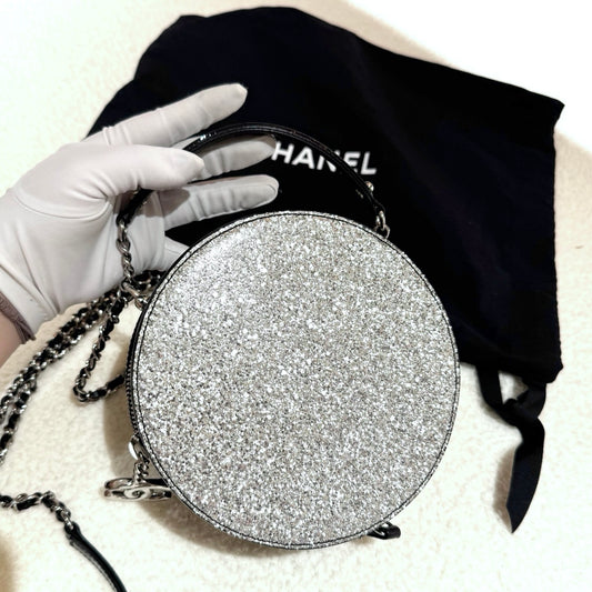 Pre-owned Certified Chanel Round Glitter Clutch with Chain Black Patent Leather Silver Hardware, 2017-2018, Full Set - Chanel Box, dust bag, Card