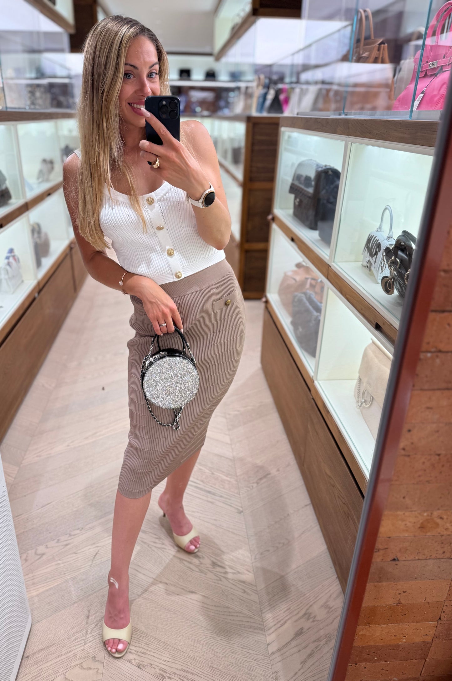 Pre-owned Certified Chanel Round Glitter Clutch with Chain Black Patent Leather Silver Hardware, 2017-2018, Full Set - Chanel Box, dust bag, Card