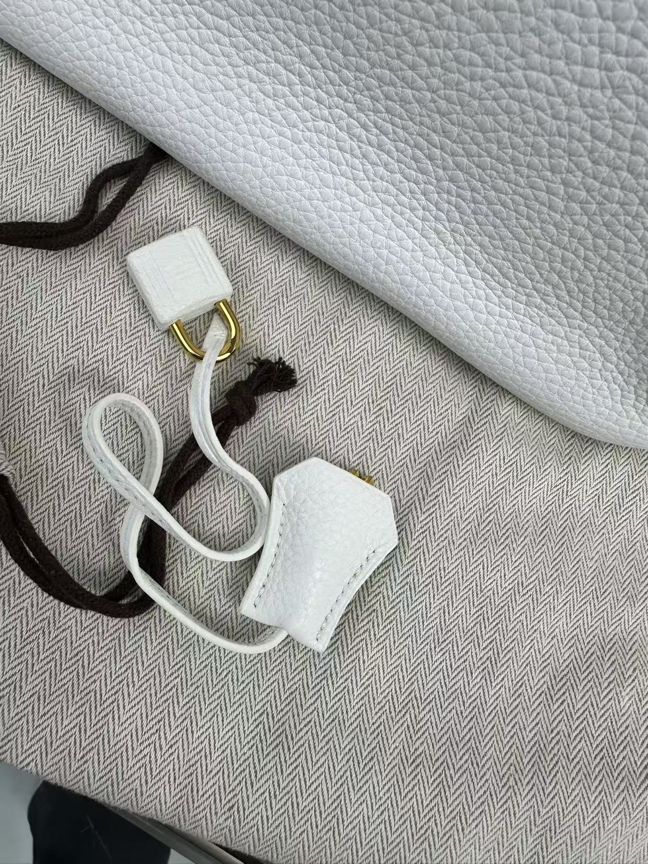 Pre-owned Certified Hermes Birkin 35 in Blanc Togo Leather with Golden Hardware, 2011, w/ lock & key, dust bag