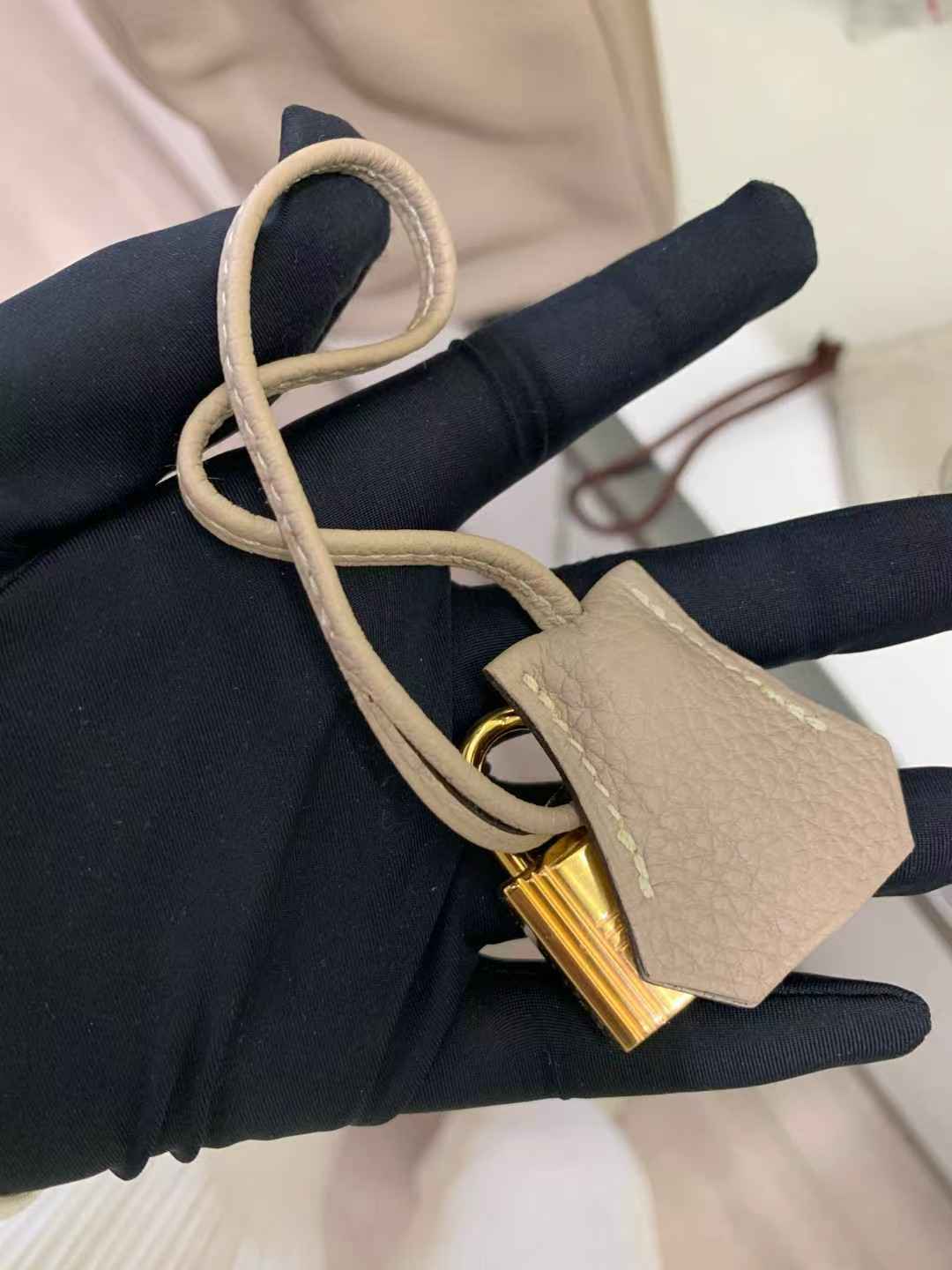 Pre-owned Certified Hermes Kelly 35 Retourne 81 Gris Tourterelle Togo with Golden Hardware, 2015 (T), w/ dust bag, lock&key, strap