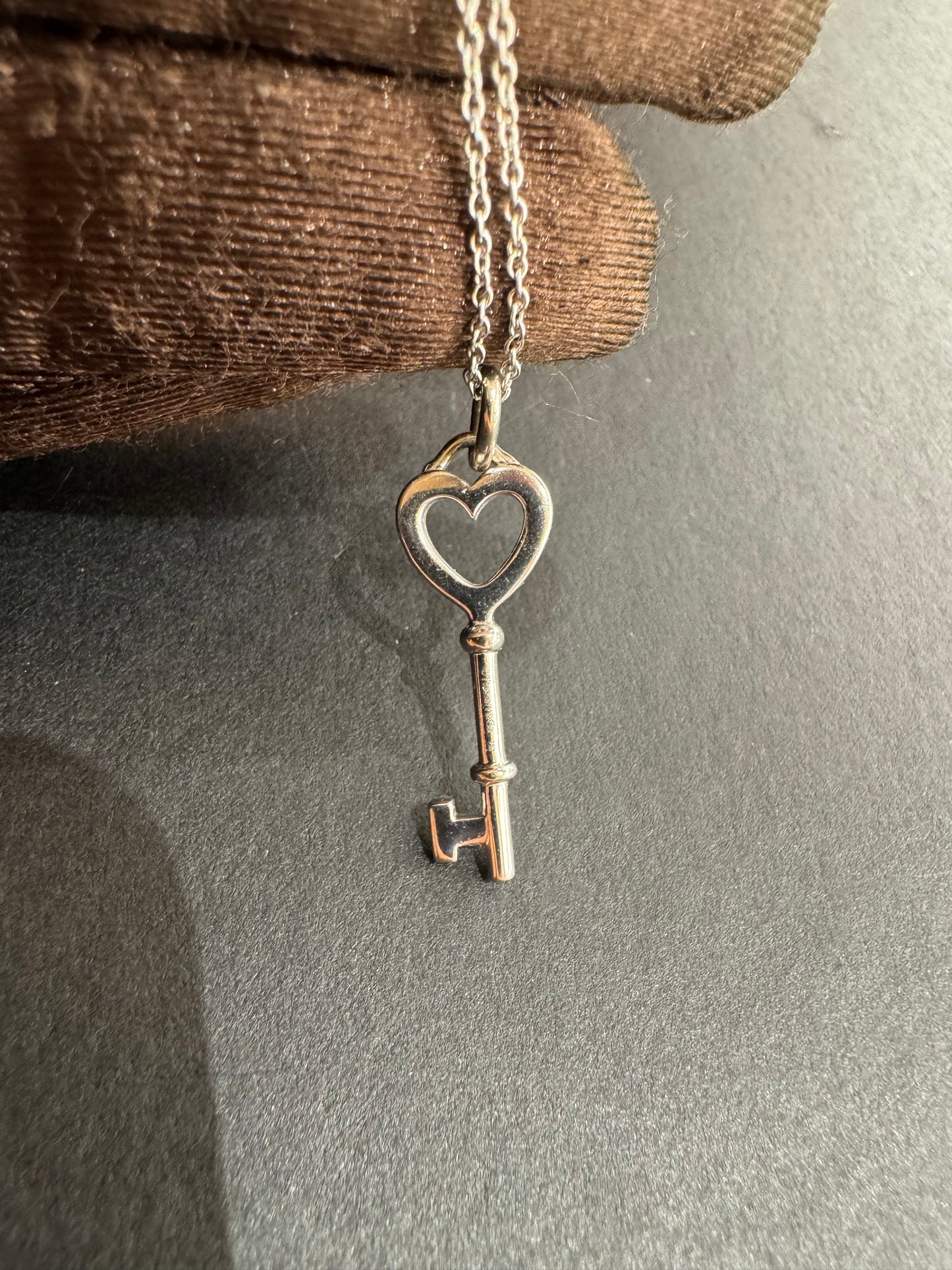 Pre-owned Certified Tiffany&Co. Diamond Heart Keys Pendant with Necklace, 18K White Gold with Diamonds