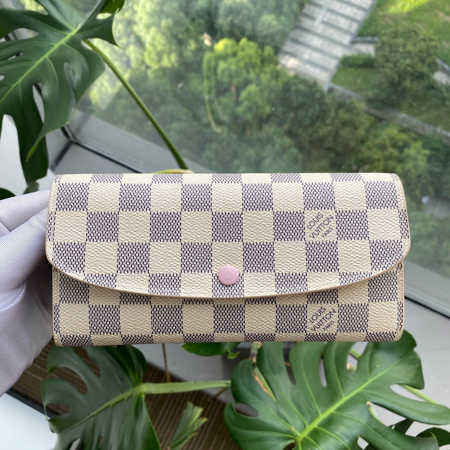 Pre-owned LV Louis Vuitton Emilie Wallet Damier Azure with Pink Interior A condition with box and dust bag