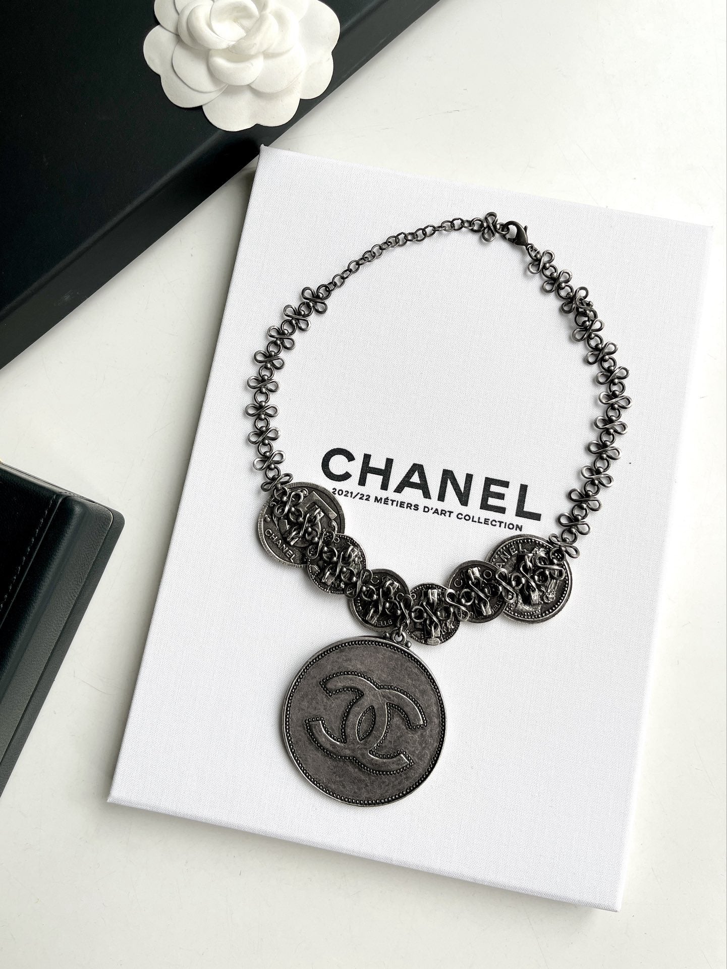 Pre-owned Certified Chanel Coco Vintage Coin Necklace Silver