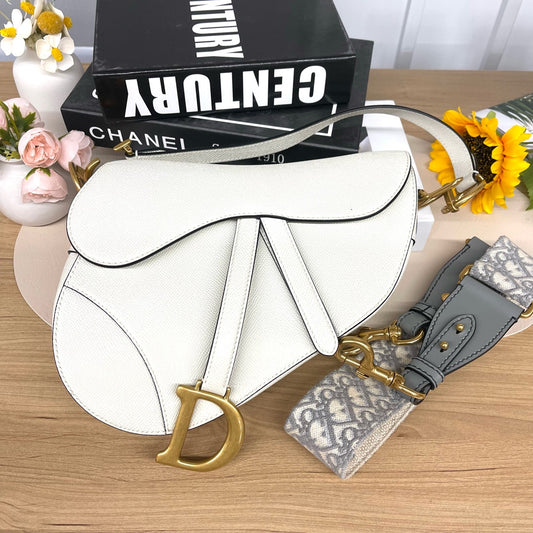 Pre-owned Dior Medium Saddle White Calfskin with Golden Hardware, 2021, Full Set with Dior Strap
