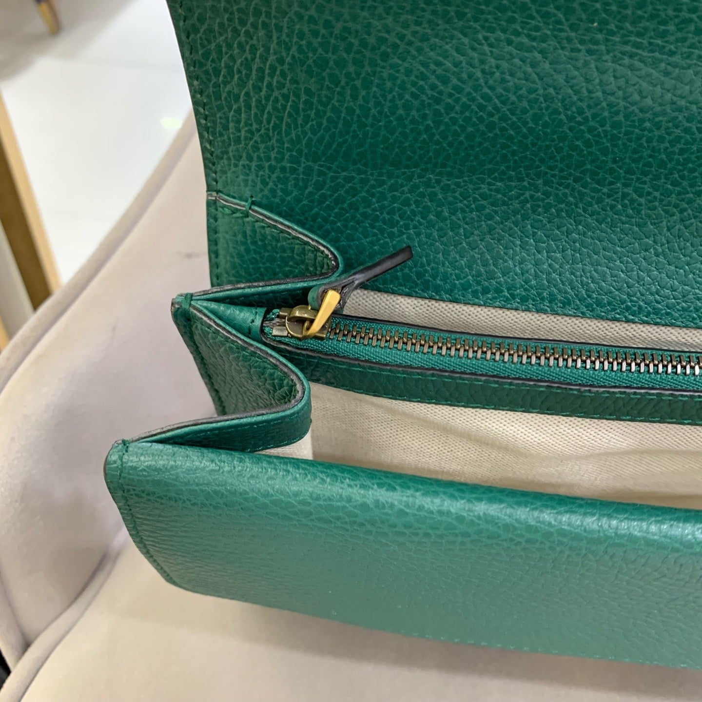 Pre-owned Certified Gucci Dionysus Medium Green Calfskin with Crystal Hardware, w/ dust bag