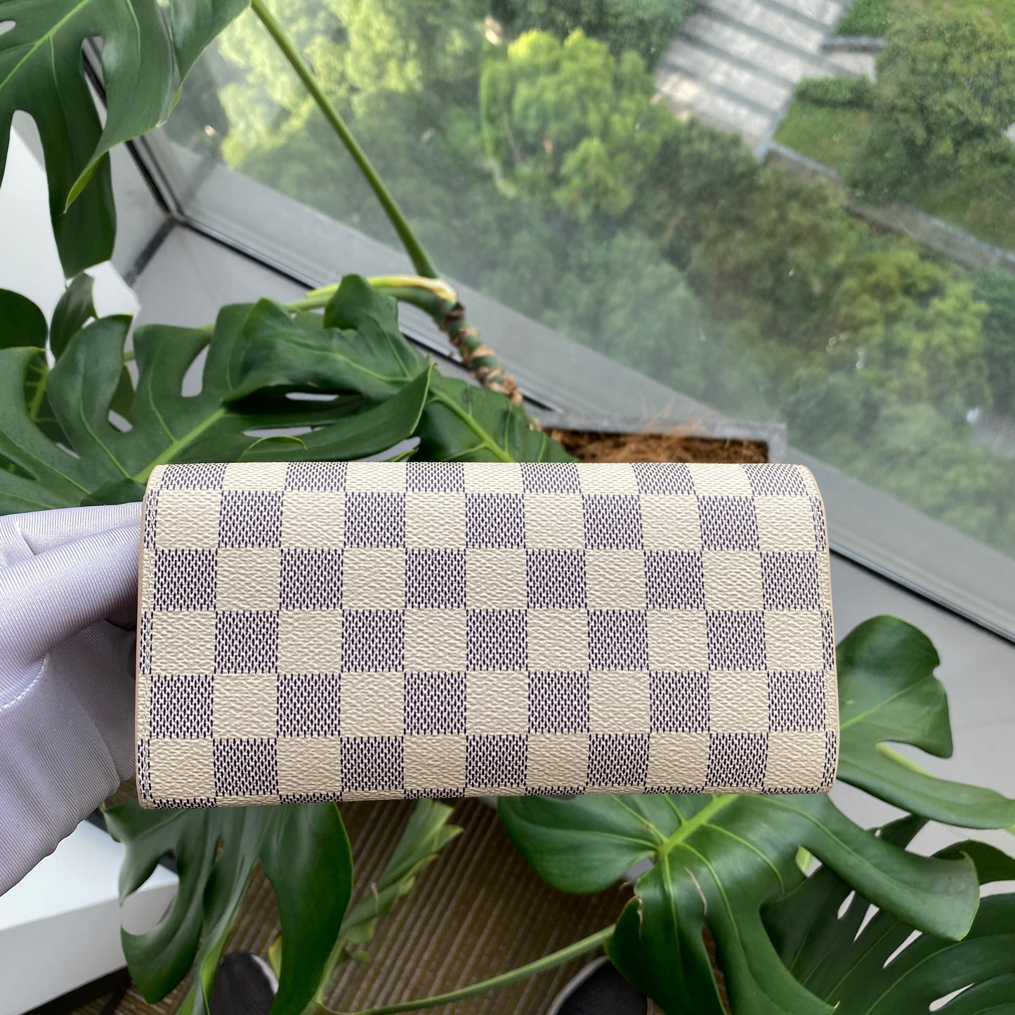 Pre-owned LV Louis Vuitton Emilie Wallet Damier Azure with Pink Interior A condition with box and dust bag