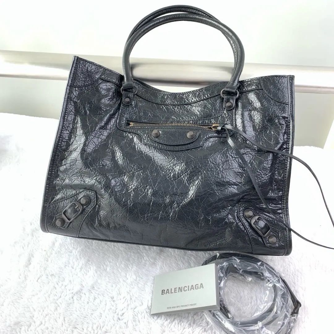 Pre-owned Certified Limited Balenciaga Small Le City Tote in Black Leather with Black Hardware, w/ strap