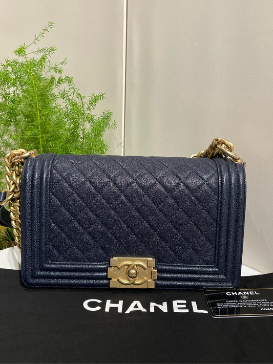 Pre-owned Chanel Le Boy Medium Navy Blue Caviar Leather Golden Hardware, mid-2019, Full Set