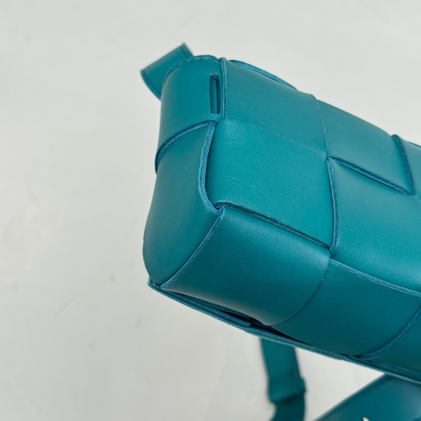 Pre-owned Certified Bottega Veneta BV Brick Cassette in Turquoise Intrecciato Lambskin, w/ dust bag