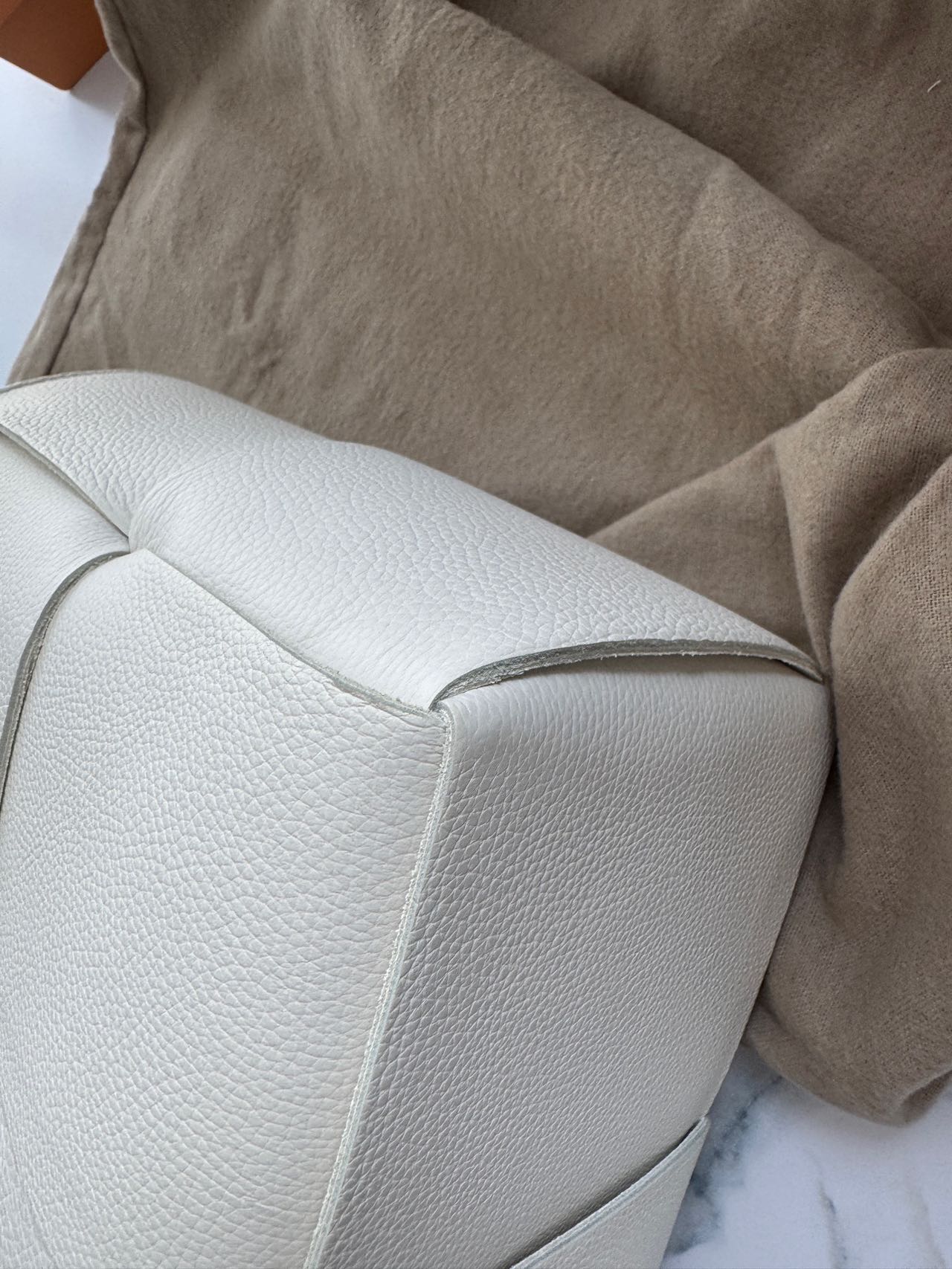 Pre-owned Certified Bottega Veneta BV Small Arco Tote in White Lambskin, w/ dust bag