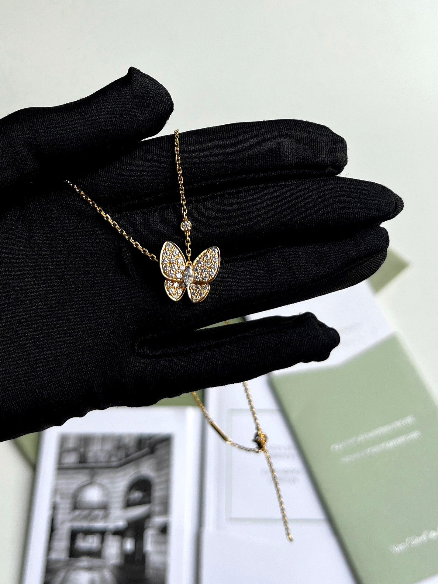 Pre-owned Certified VCA Van Cleef & Arpels Two Butterfly Necklace Gold with Diamonds, 2021, w/ box, certificate