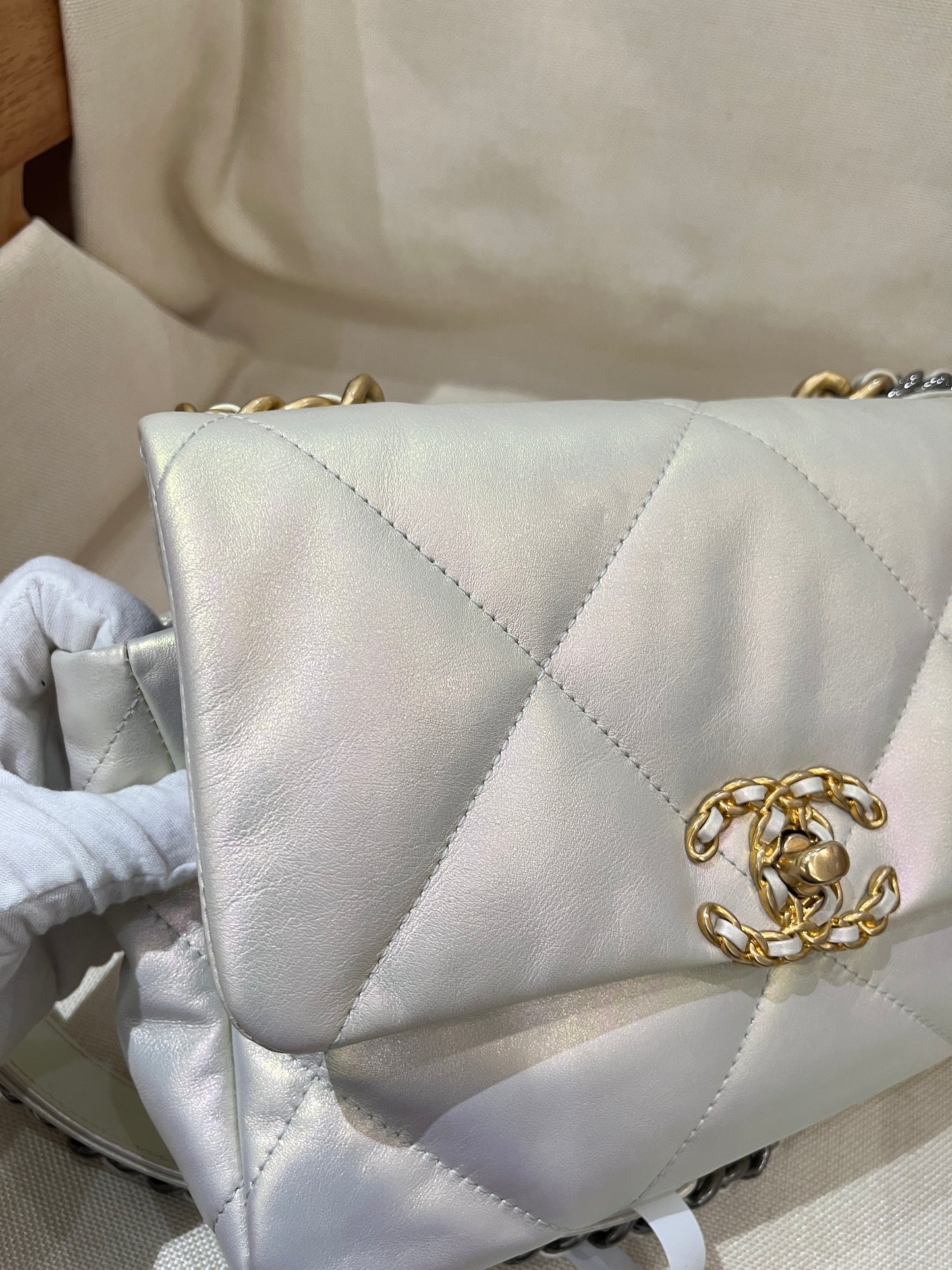 Pre-owned Certified Chanel 19Bag Small in Silver Pearlescent Metallic Lambskin with Golden Hardware, 2021, w/ Full Set