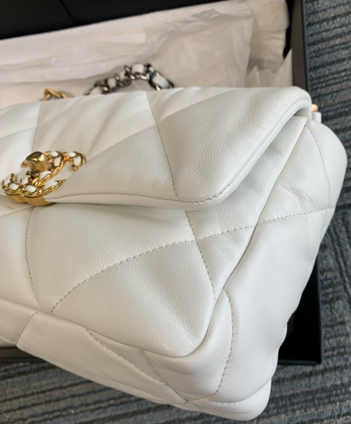 Pre-owned Certified Chanel 19 Bag Small in White Lambskin with Golden Hardware, 2020- 2021,w/ full set