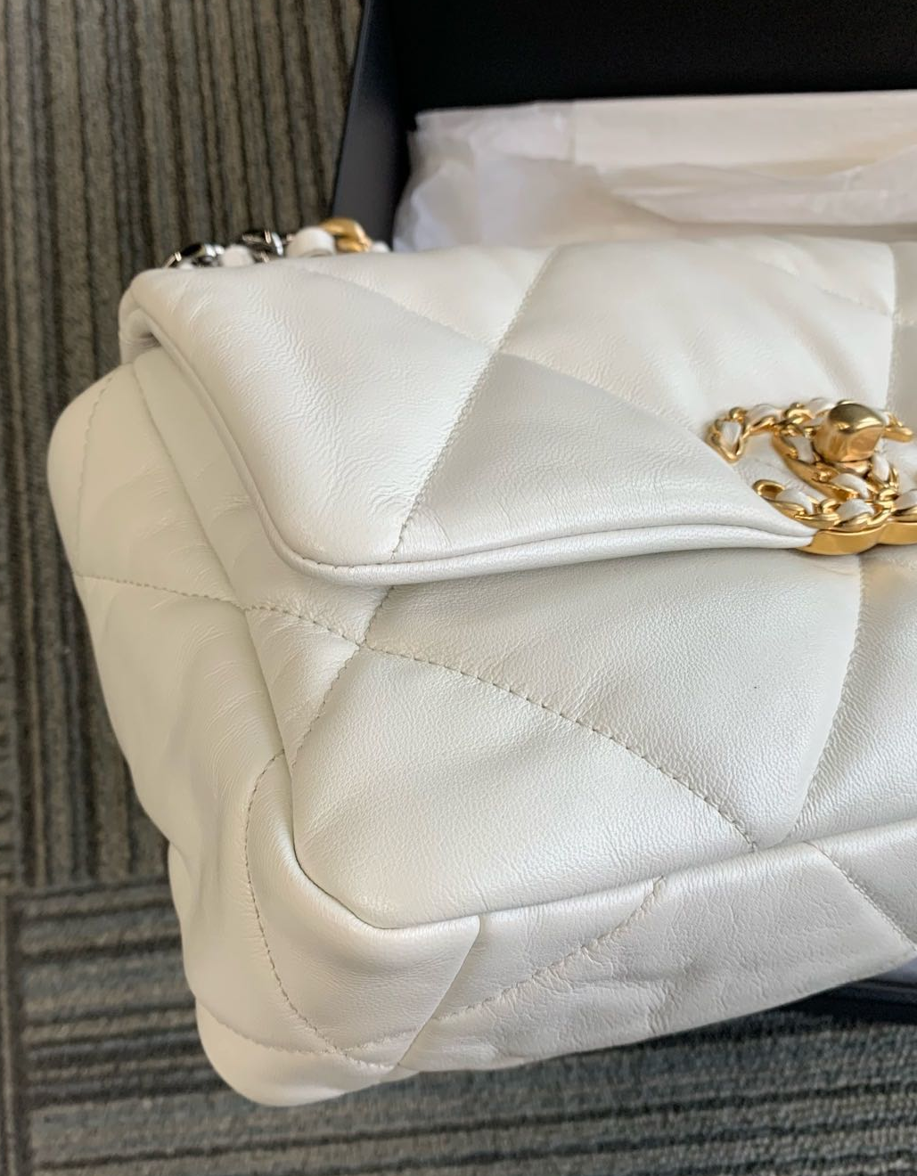 Pre-owned Certified Chanel 19 Bag Small in White Lambskin with Golden Hardware, 2020- 2021,w/ full set