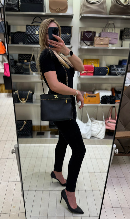 Pre-owned Chanel 19P Shopper Tote, Black with Golden Hardware, Full Set, 2019, New with Tags