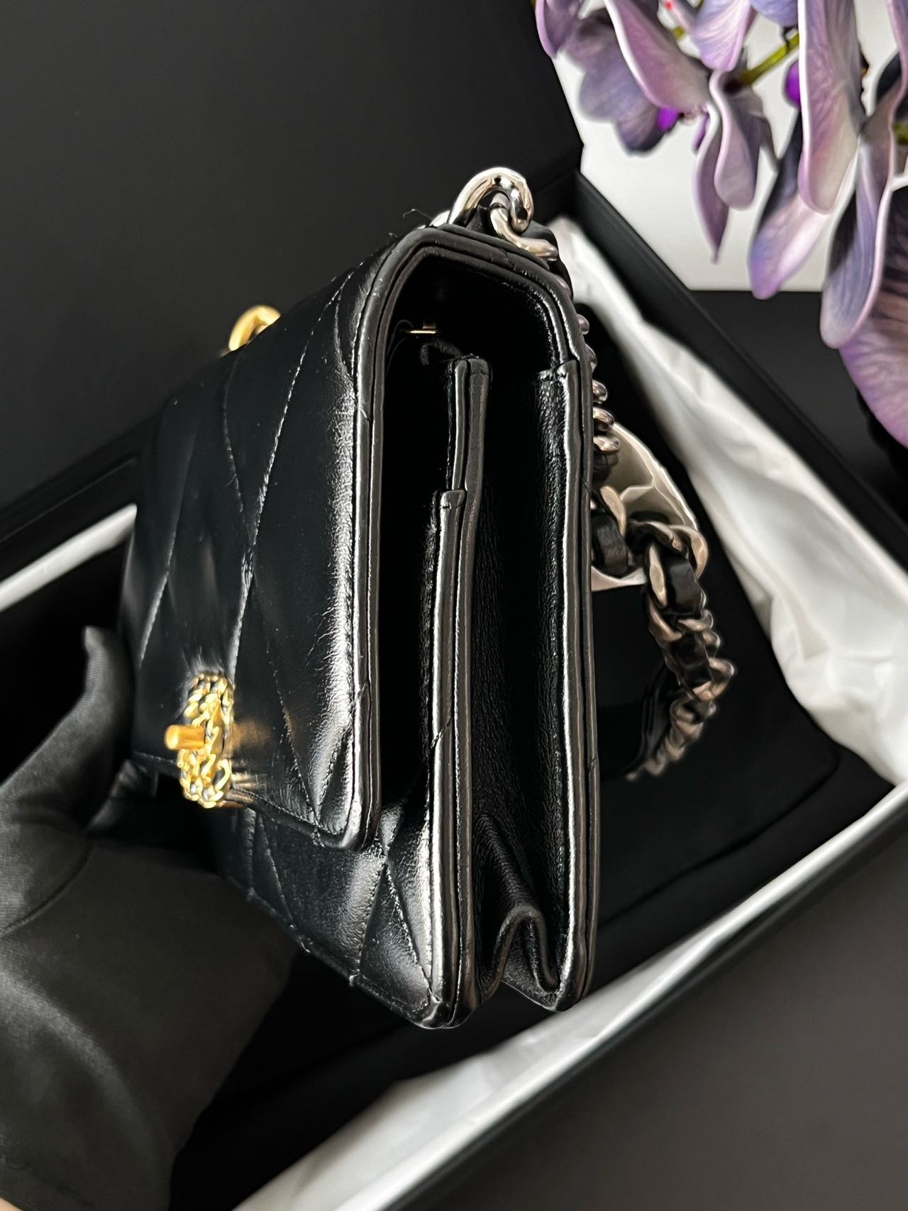 Pre-owned Certified Chanel 19 Wallet On Chain in Black Lambskin with Golden Hardware, w/ full set