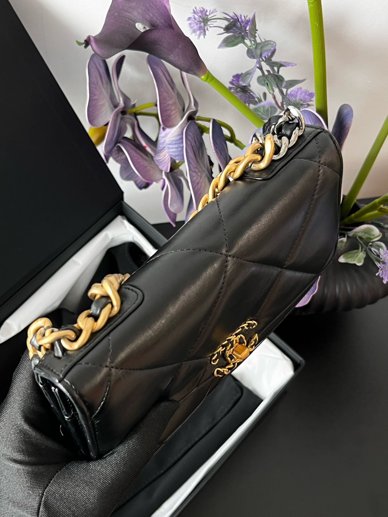 Pre-owned Certified Chanel 19 Wallet On Chain in Black Lambskin with Golden Hardware, w/ full set