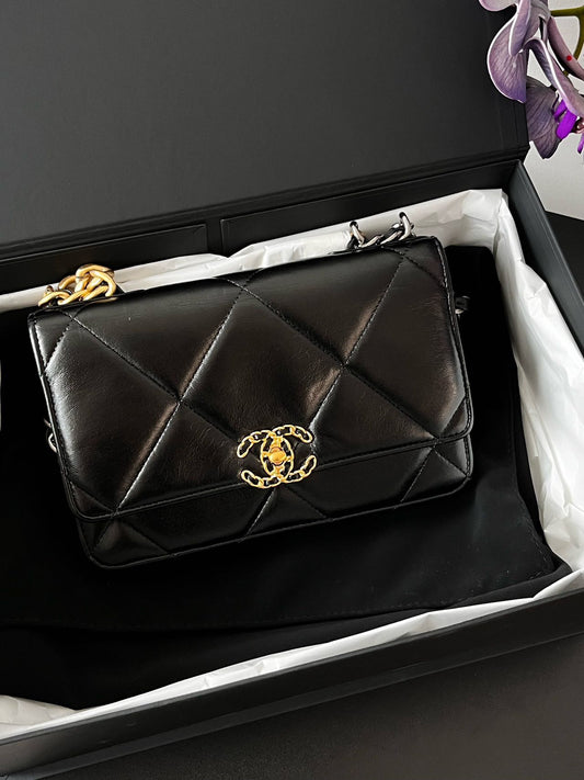 Pre-owned Certified Chanel 19 Wallet On Chain in Black Lambskin with Golden Hardware, w/ full set